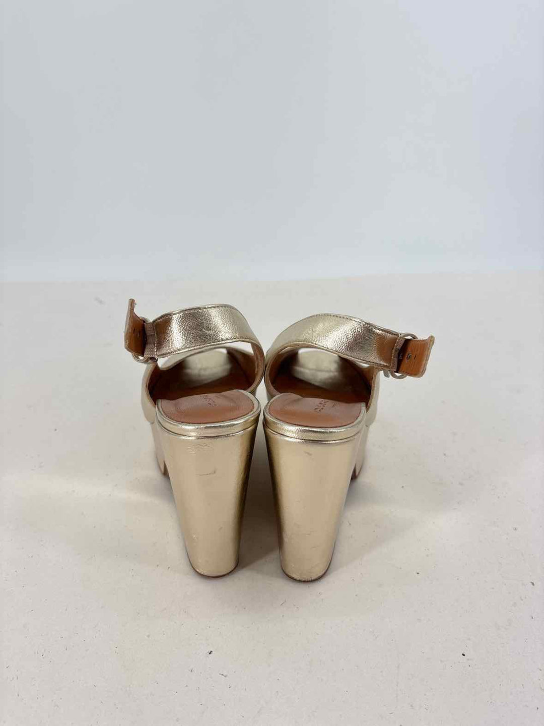 Shoe Size 38.5 Gold Sandals