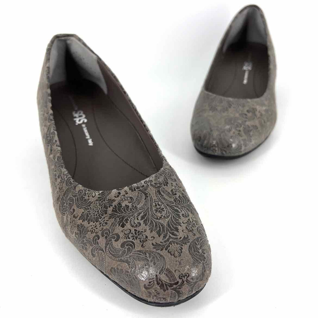 Shoe Size 9.5 SAS Gray Leather Pumps