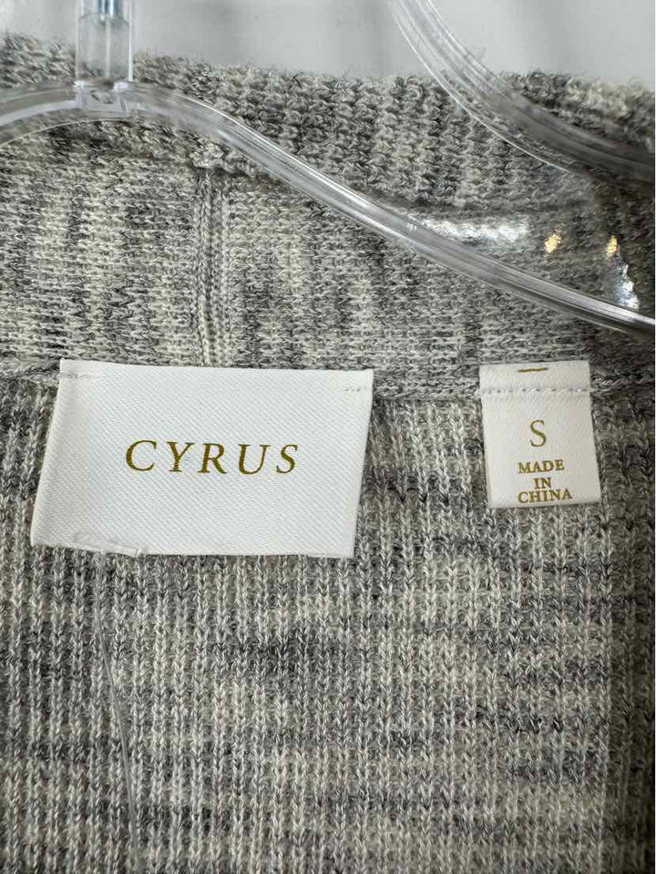 Size S CYRUS Gray Sweater