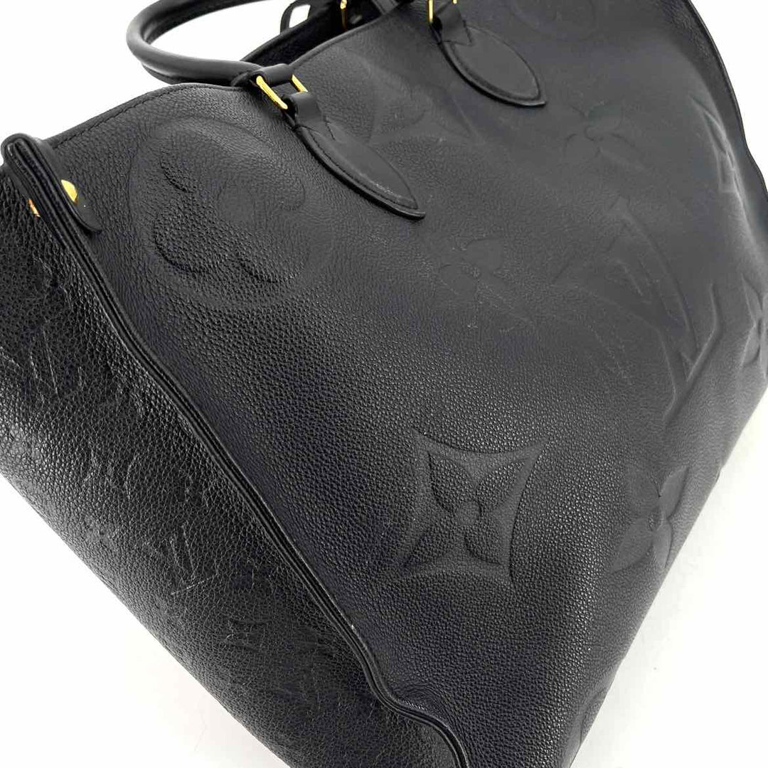 Louis Vuitton Luxury - Purse