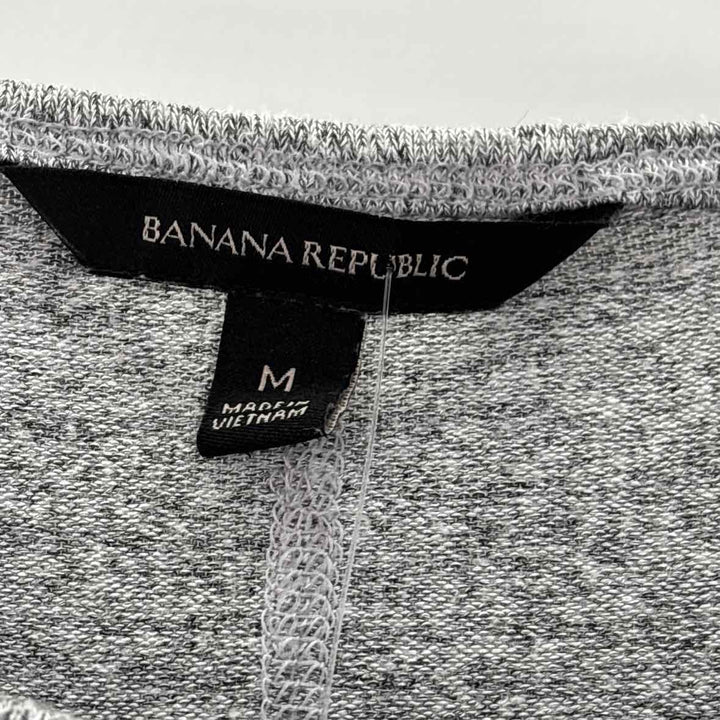 Size M Banana Republic Gray Knit Shirt
