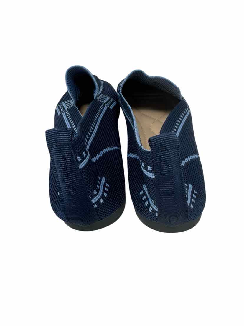 Shoe Size 38 Blue Knit Flats