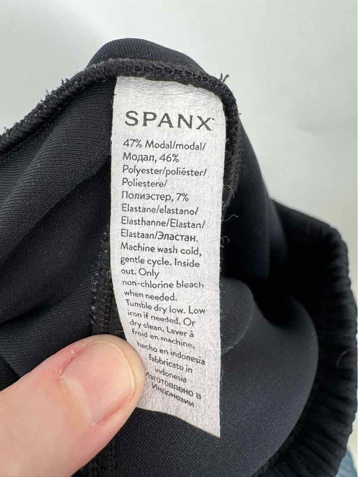 Size XS SPANX Black Capri
