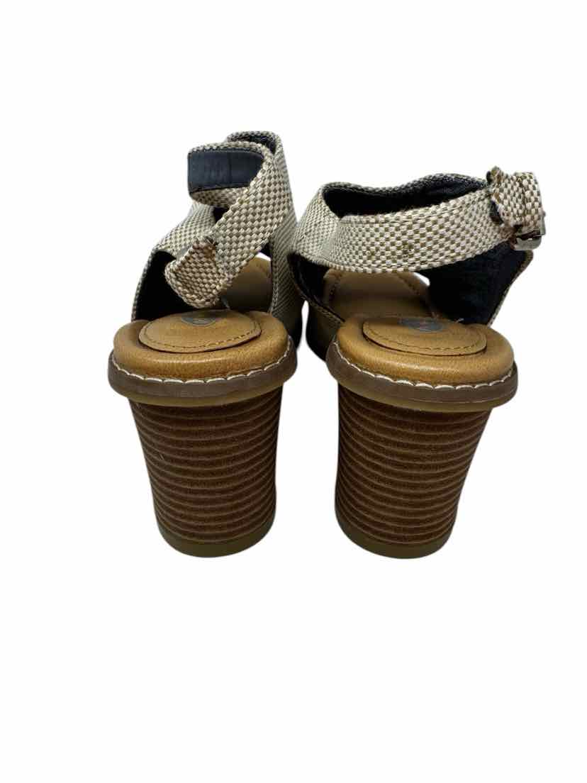 Shoe Size 9.5 dr scholls Tan Sandals