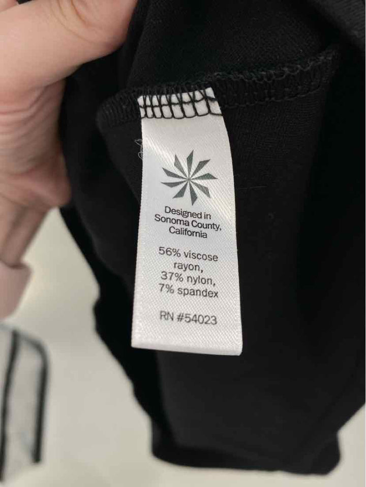 Size 10 Athleta Black Skirt