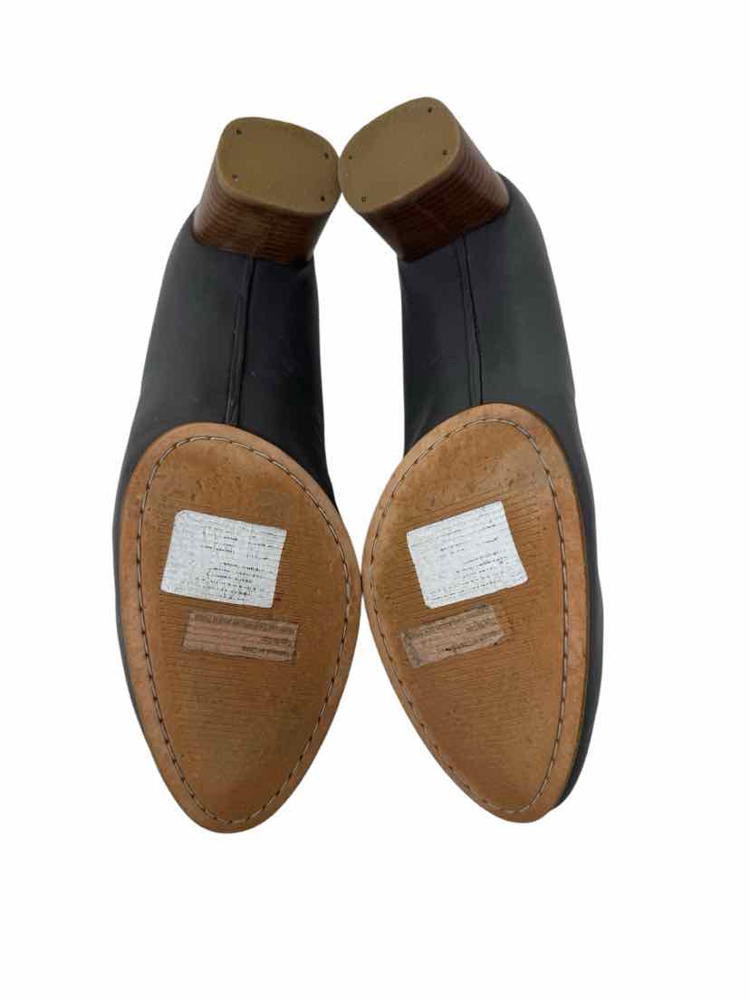 Shoe Size 8 CLARKS Gray Pumps