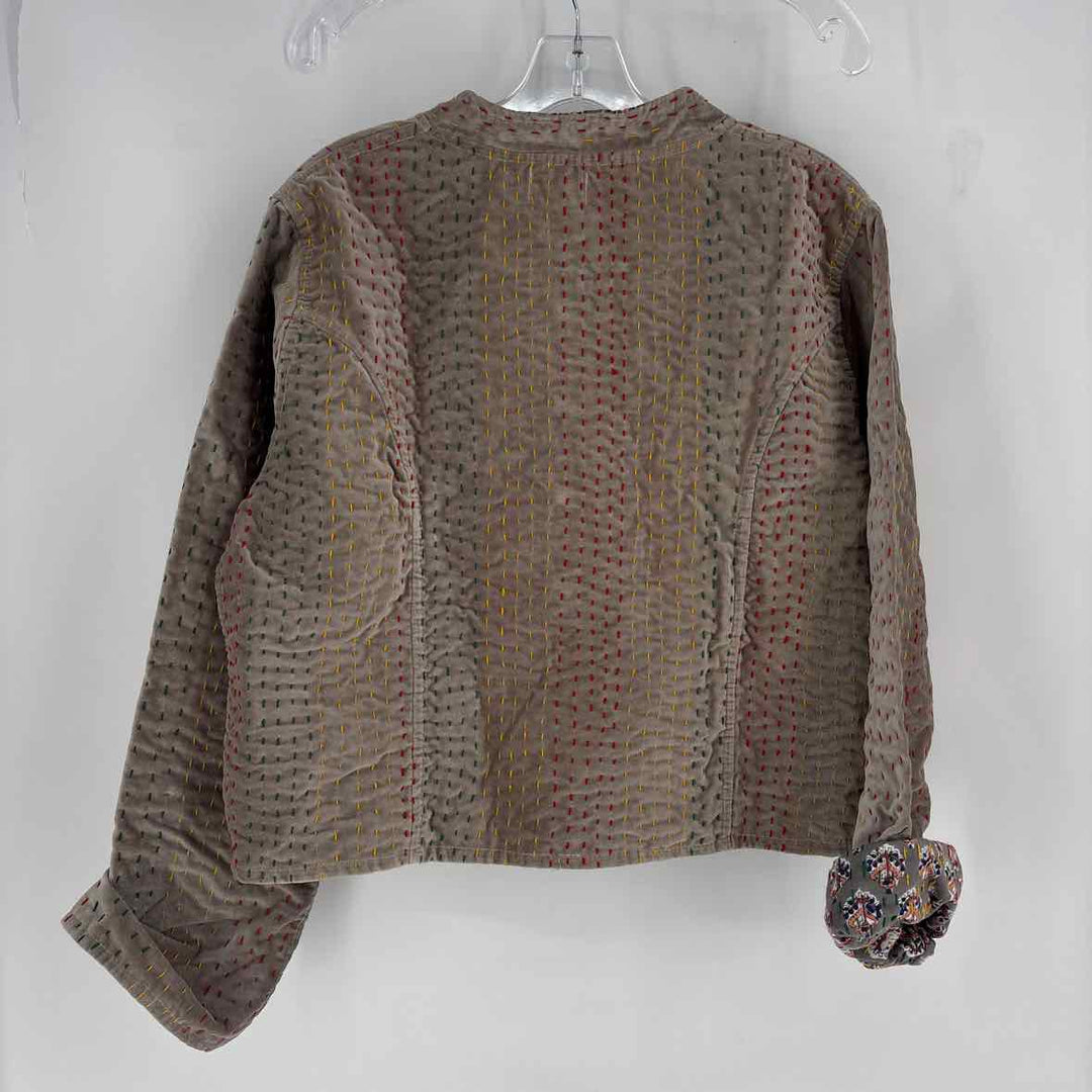 Size S/M Gray Shirt