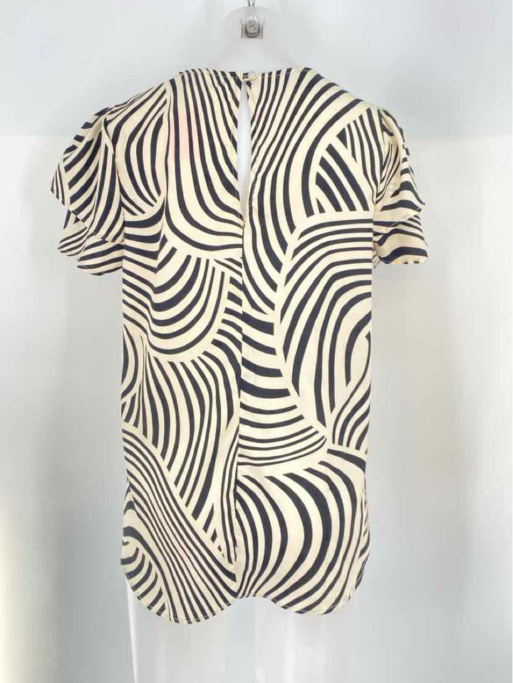Size M TAN PRINT Shirt