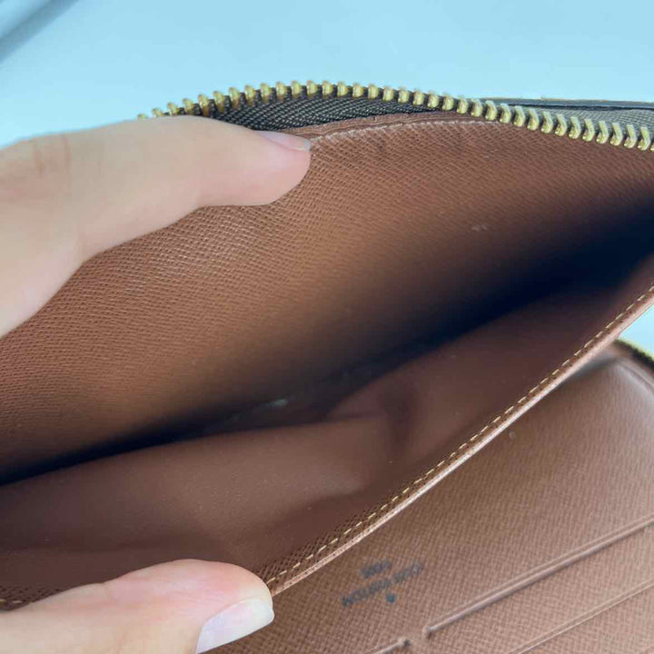 Louis Vuitton Luxury - Wallet