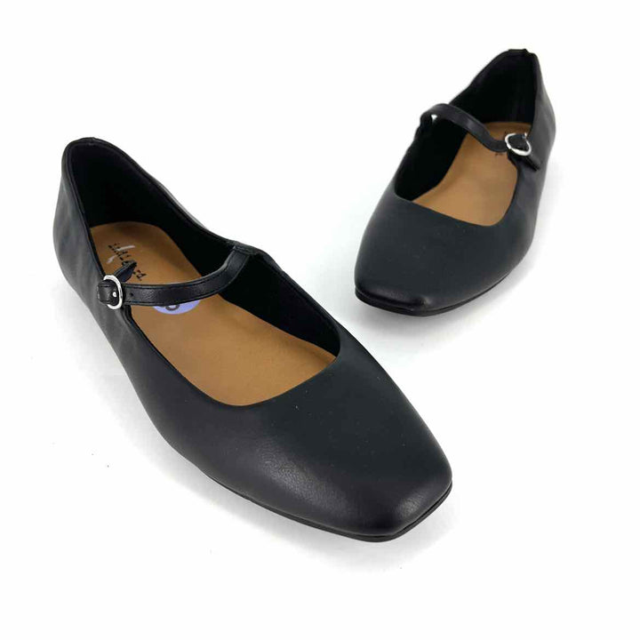 Shoe Size 8.5 Black Flats