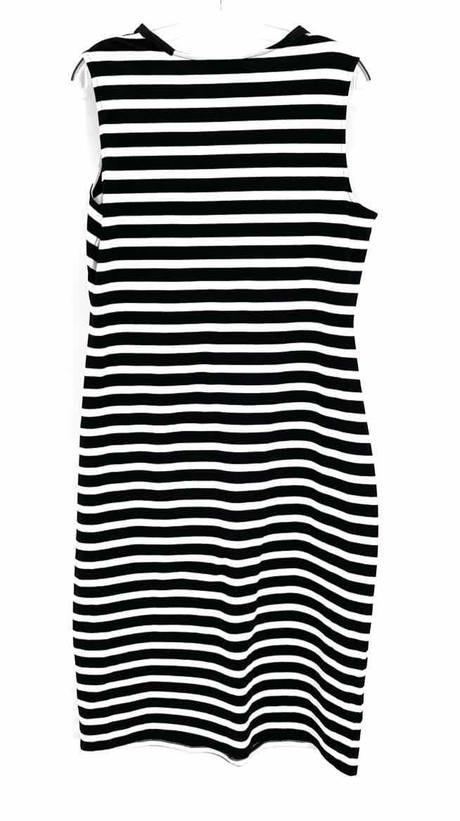 Size L ON 34TH Black Print Dress