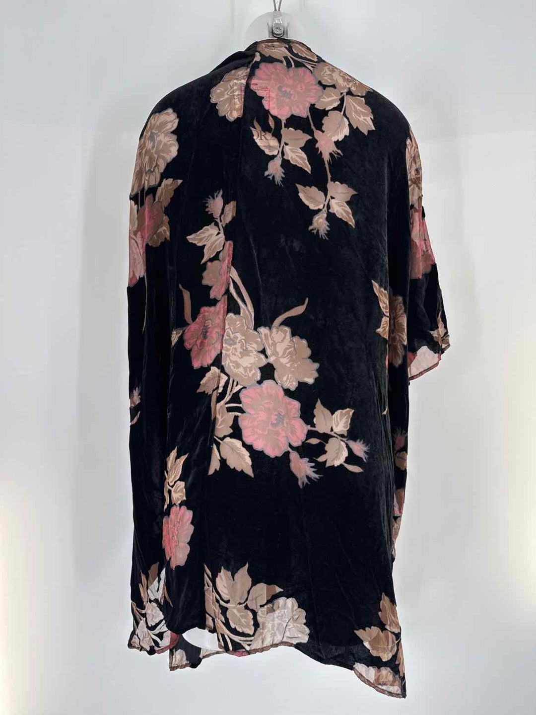 Size 1X DR2 Black Print Shirt