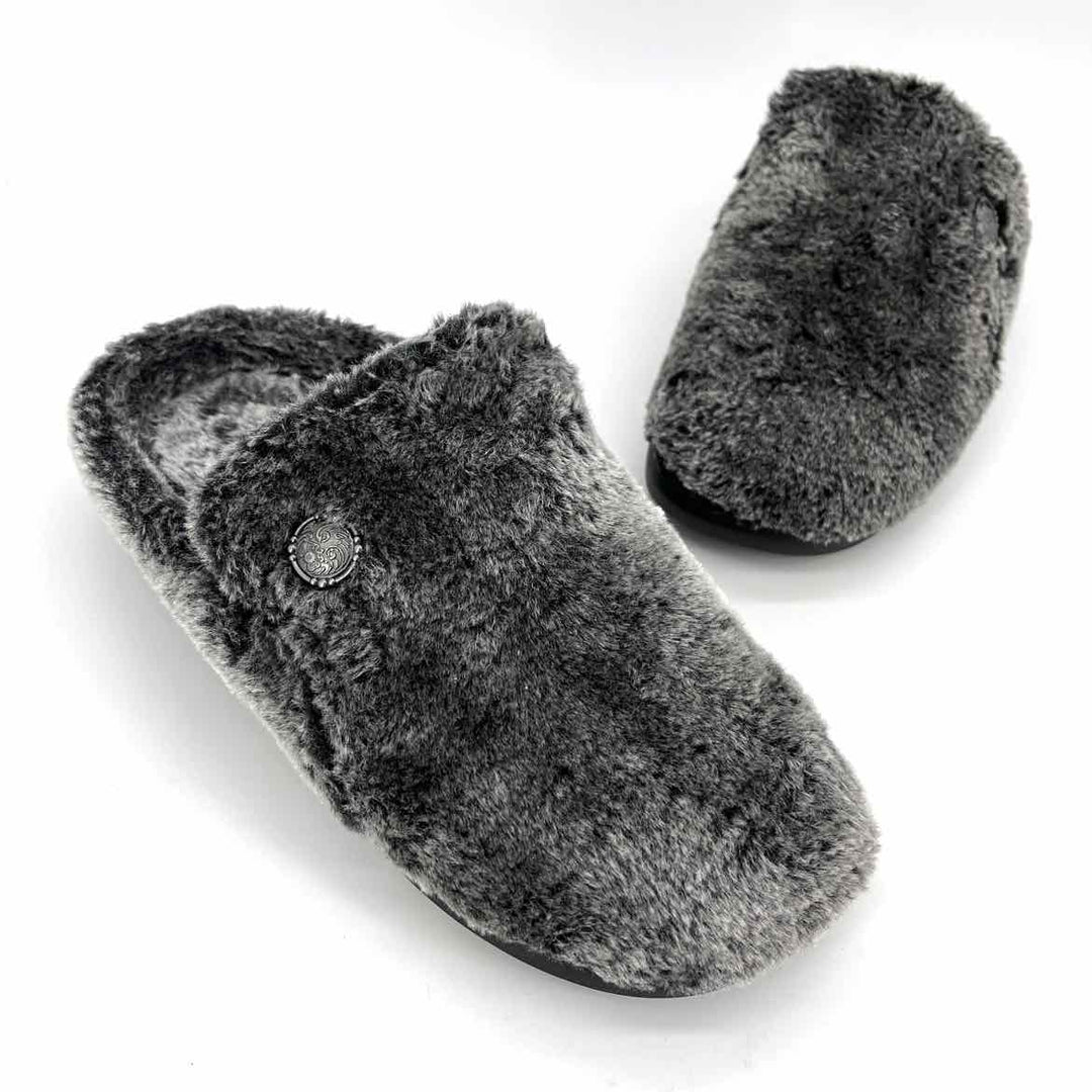 Shoe Size 7 ALEGRIA Gray Faux Fur Slippers