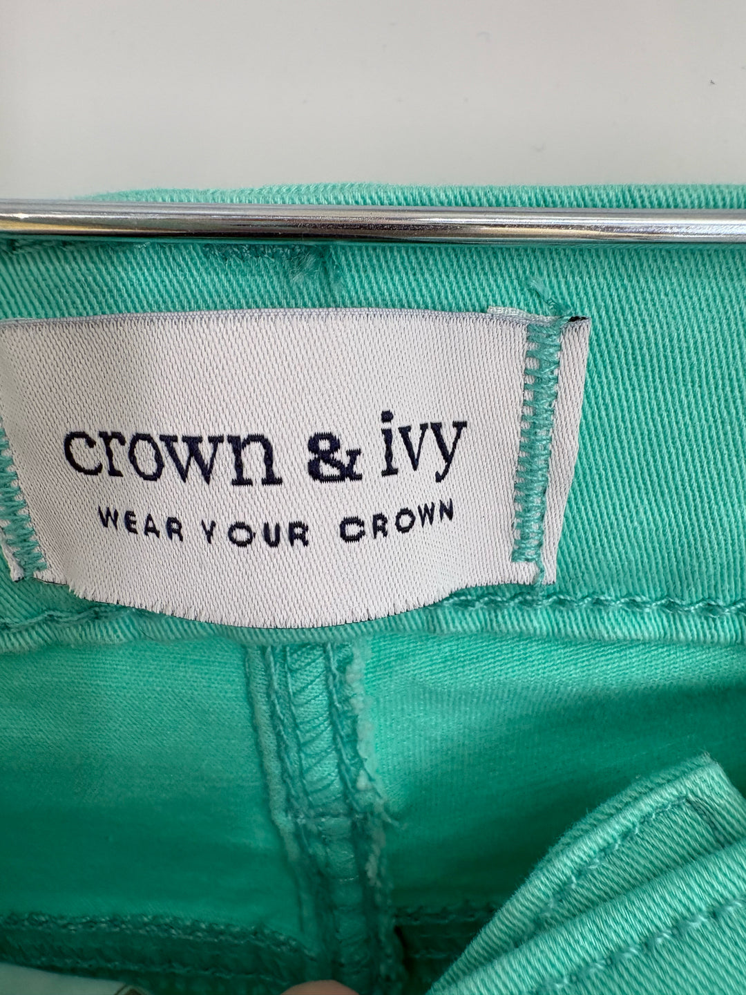 Size 12 CROWN & IVY Green Capri