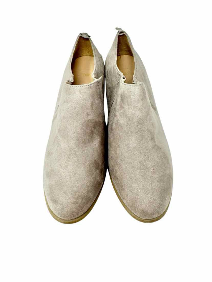 Shoe Size 9 GAP Tan Boots