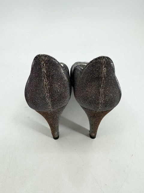 Shoe Size 8.5 Stuart Weitzman Gold Pumps