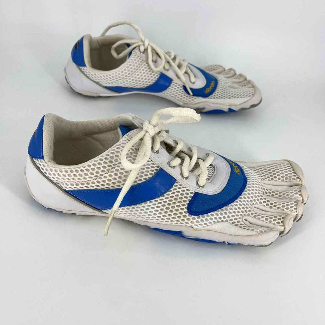 Shoe Size 42 White Mesh Sneakers