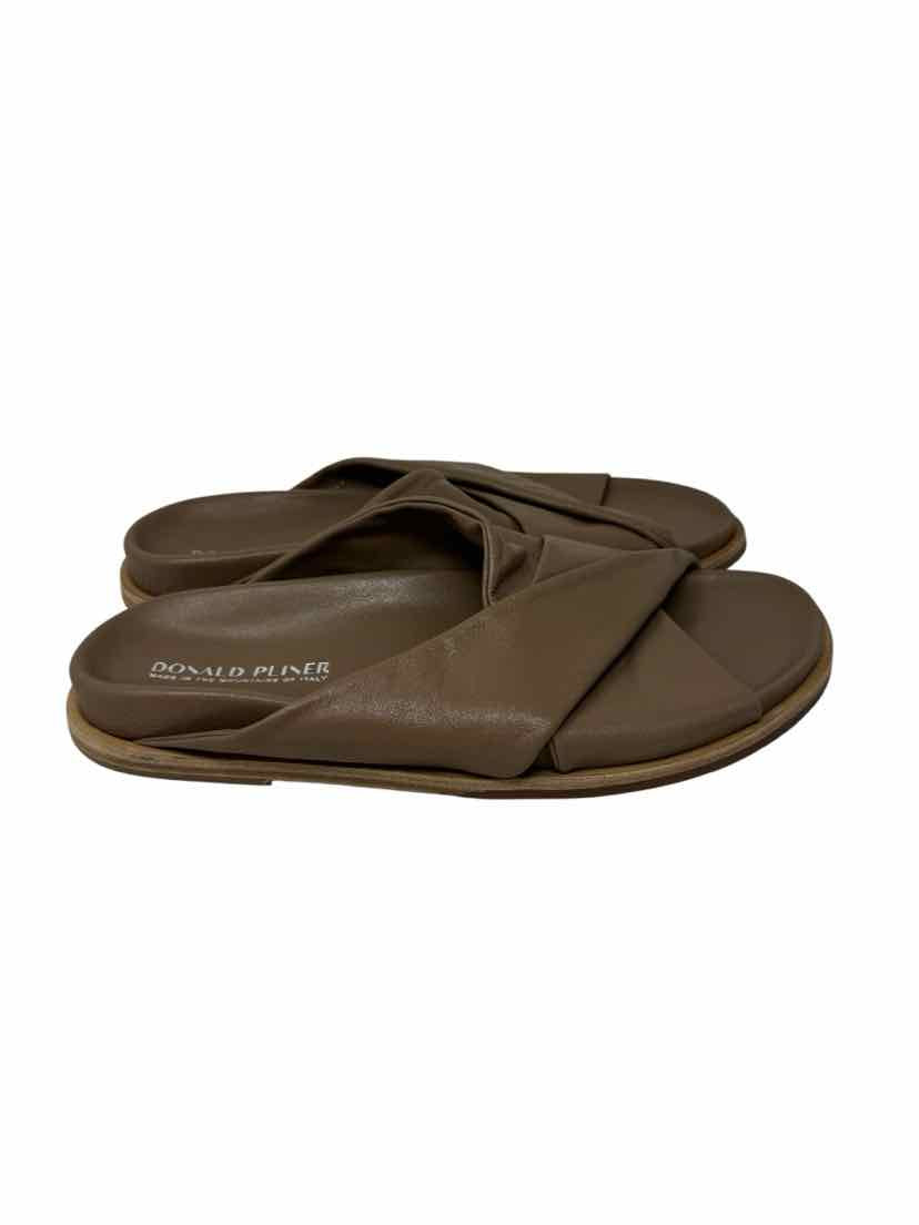 Shoe Size 10 DONALD PLINER Tan Leather Sandals