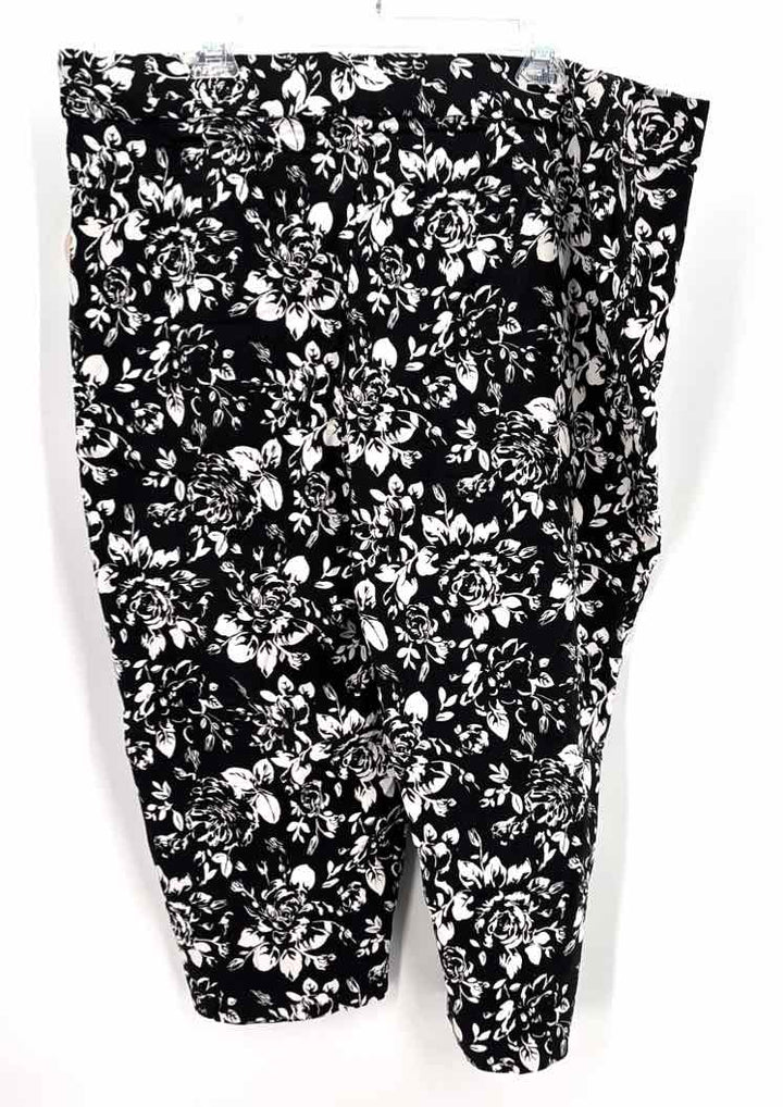 Size 24 AVENUE Black Pants