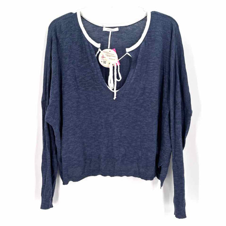 Size M Navy Knit Shirt