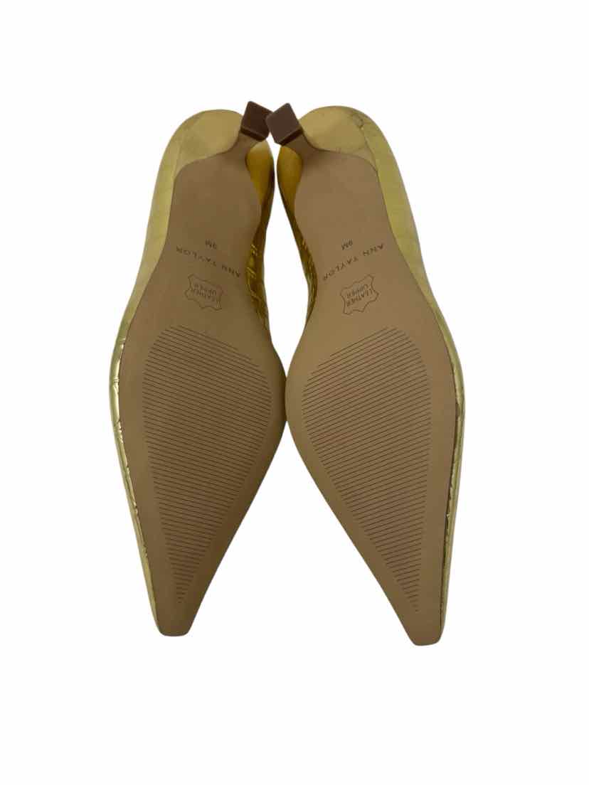 Shoe Size 9 Ann Taylor Gold Leather Pumps