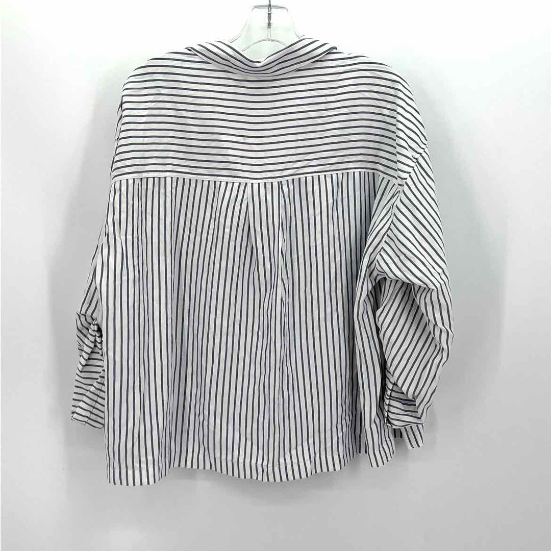 Size XL MAX STUDIO White Shirt
