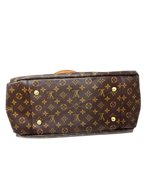 Louis Vuitton Luxury - Purse