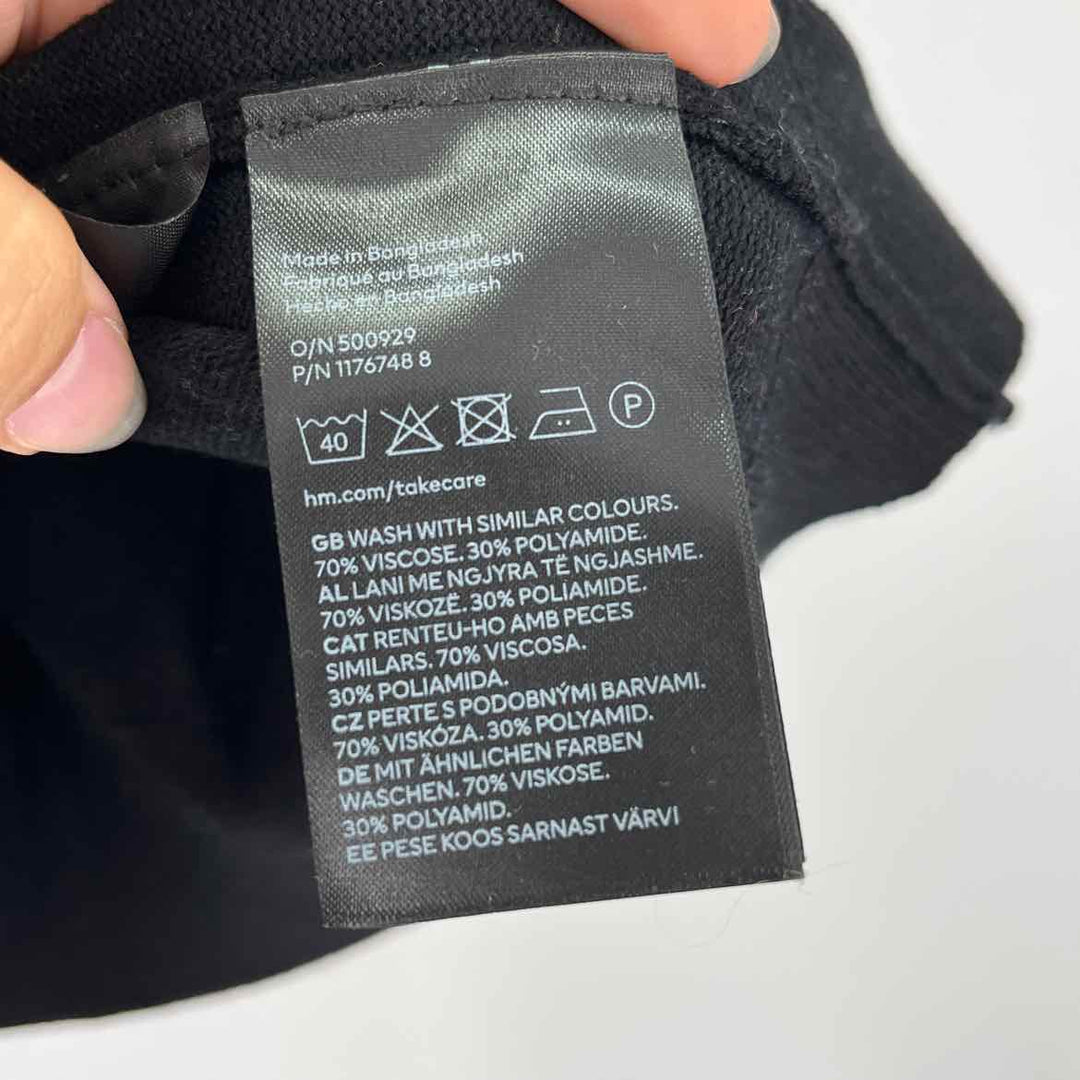 Size L H&amp;M Black Sweater