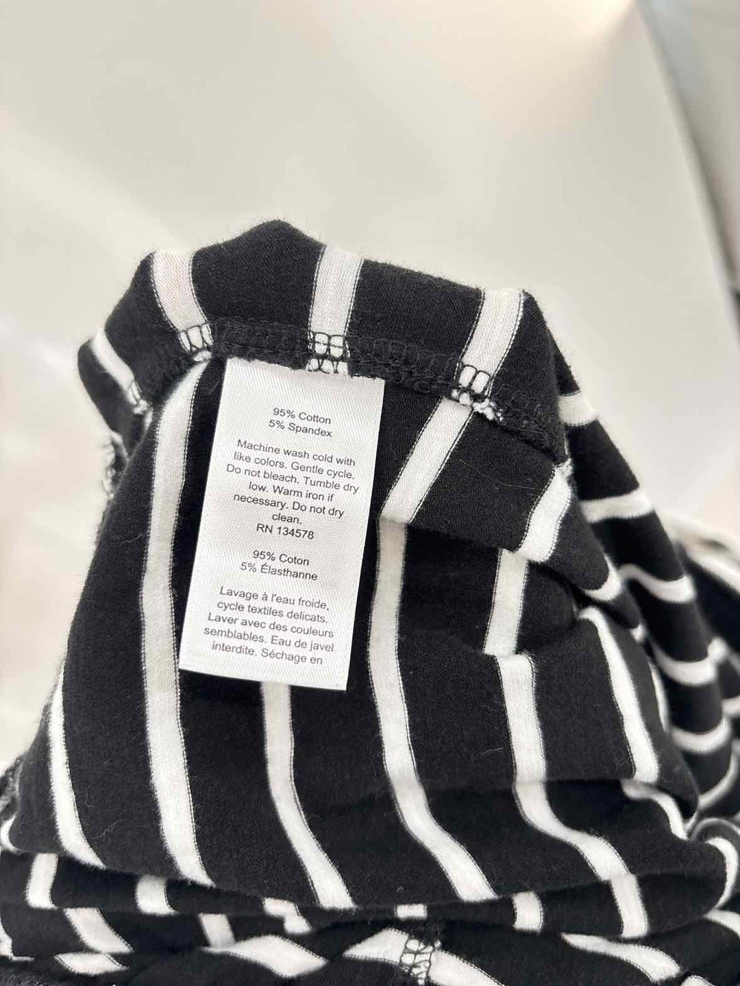 Size S Vineyard Vines Black/White Romper