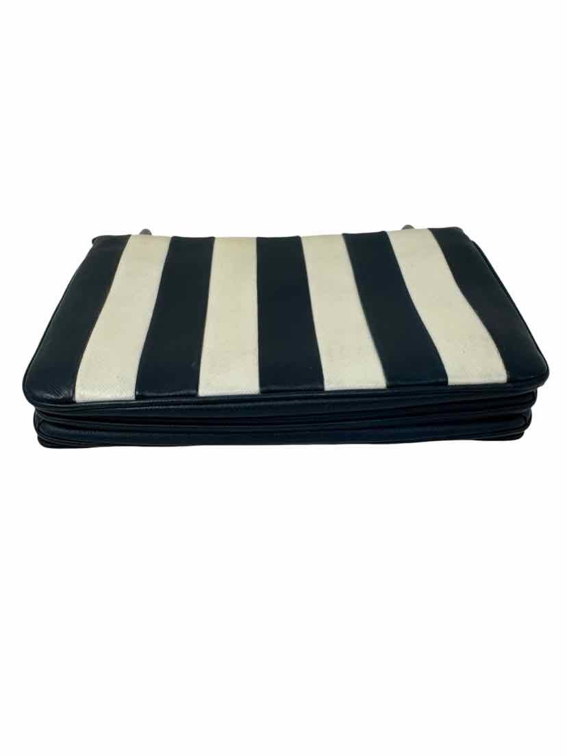 PRADA Luxury - Purse