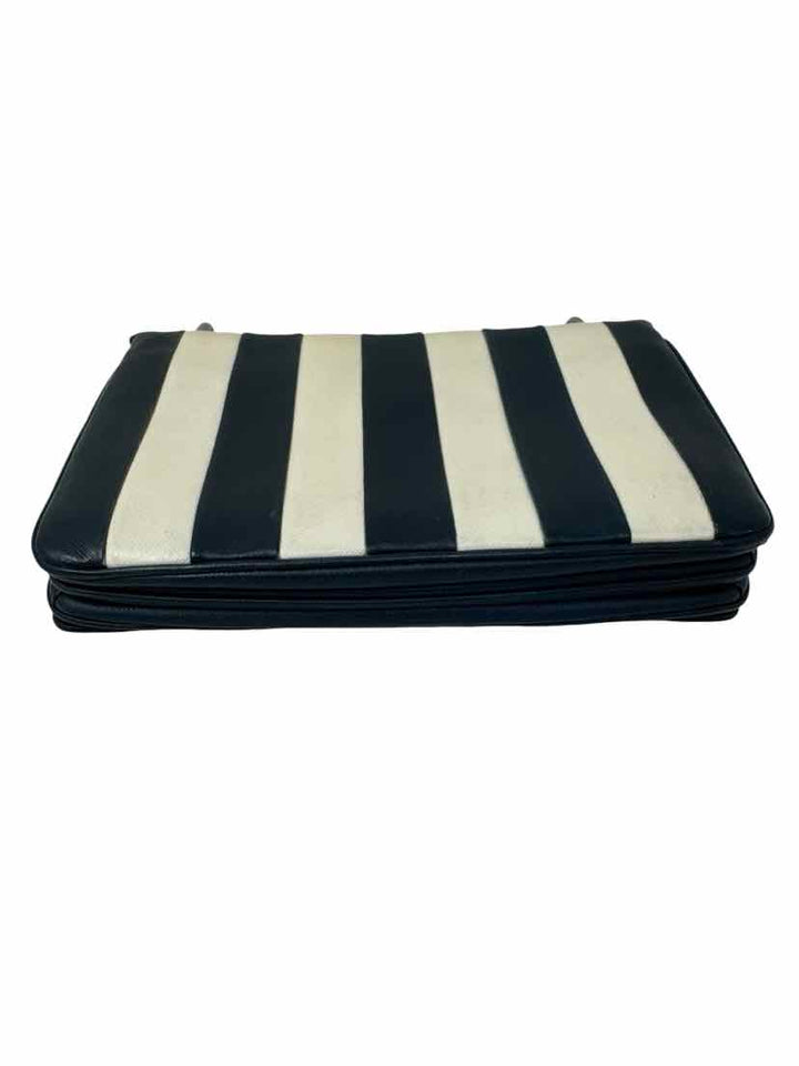 PRADA Luxury - Purse