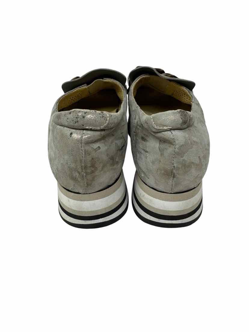 Shoe Size 37 SOFT WAVES Beige Print Sneakers
