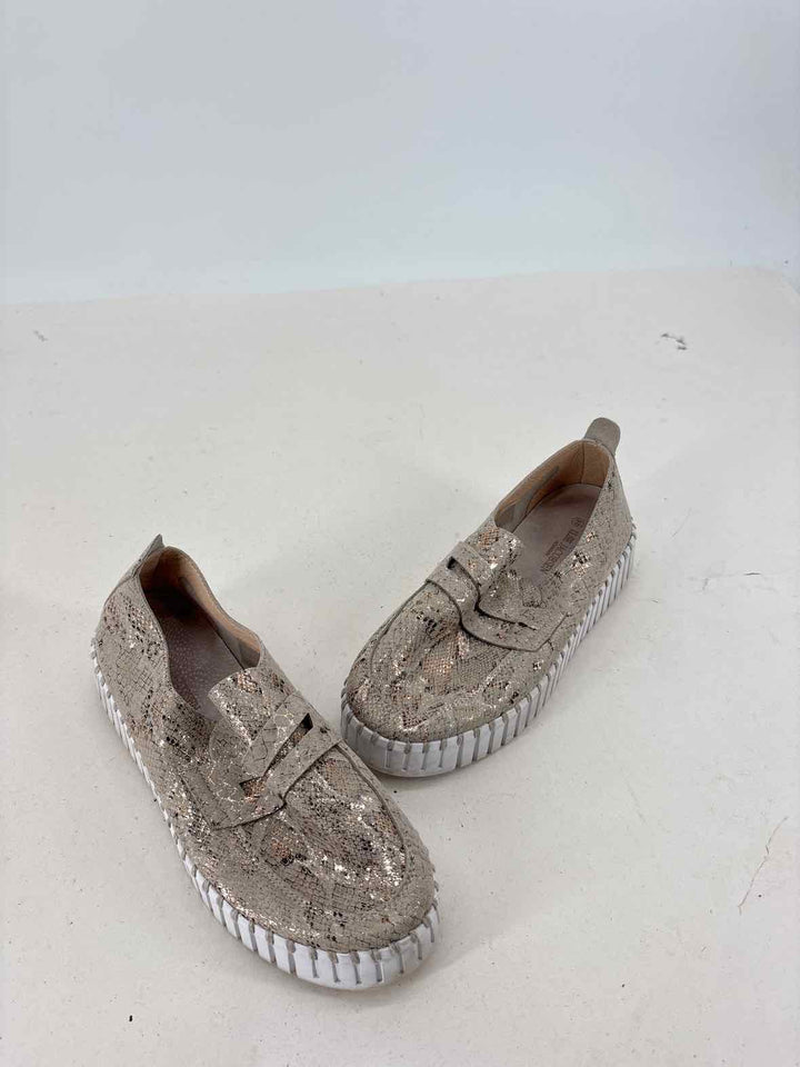Shoe Size 39 ISLA JACOBSON Beige Leather Flats