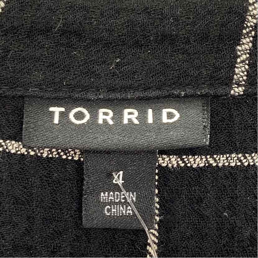 Size 4 Torrid Black Shirt