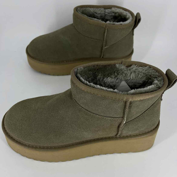 Shoe Size 10 Taupe Suede Boots