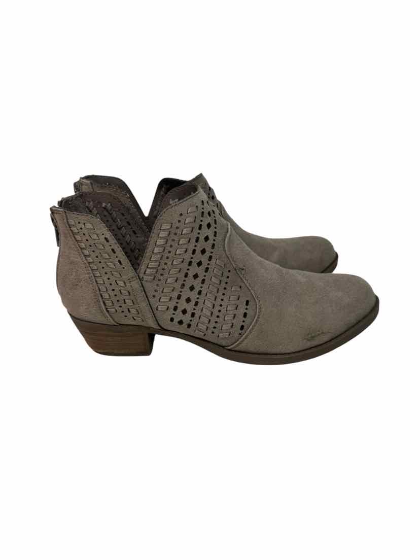 Shoe Size 8 CARLOS Tan Suede Boots