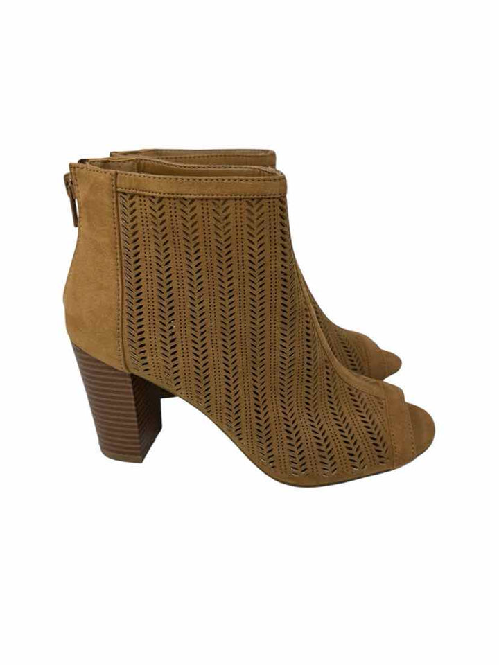 Shoe Size 6.5 APT 9 Brown Boots