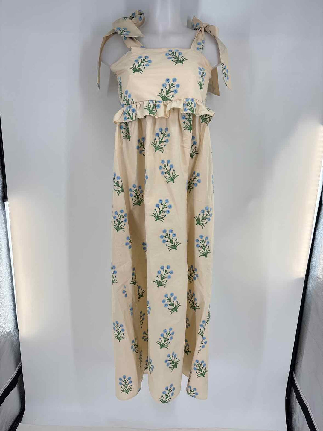 Size M TUCKERNUCK Cream Dress