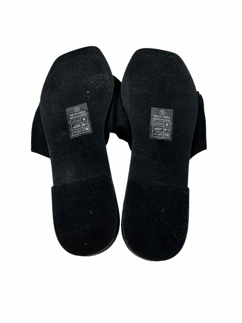 Shoe Size 7.5 ROUGE Black Sandals