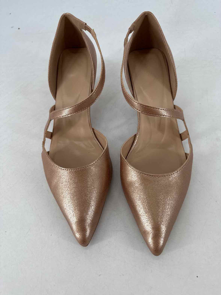 Shoe Size 11 ADRIENNE VITTADINI Gold Pumps