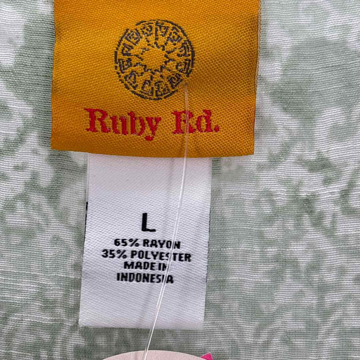 Size L Ruby Rd Sage Shirt