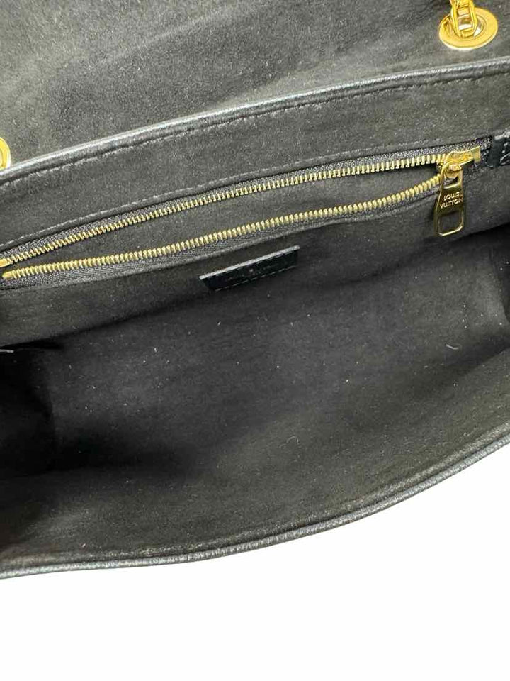 Louis Vuitton Luxury - Purse