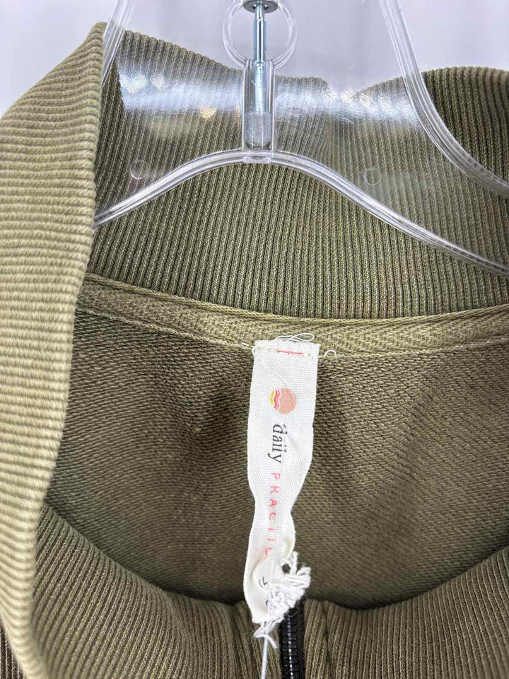 Size XL DAILY PRACTICE Olive Dress