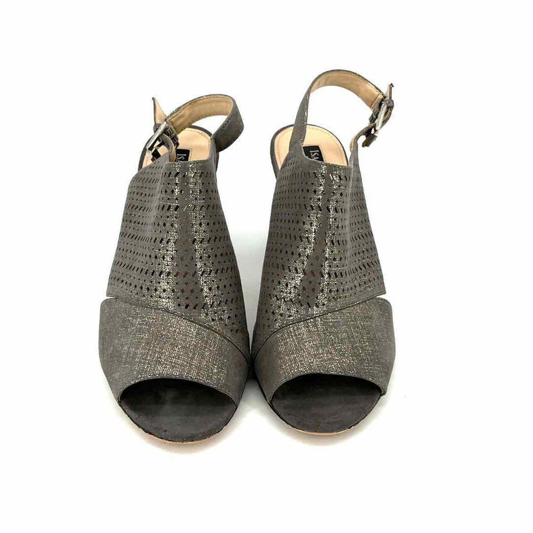 Shoe Size 7 ISAAC MIZRAHI Gold Sandals