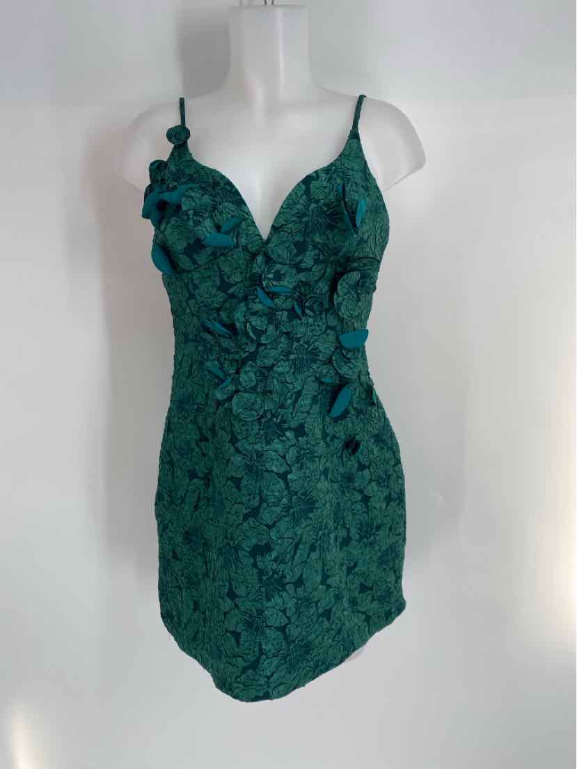 Size M Green Dress