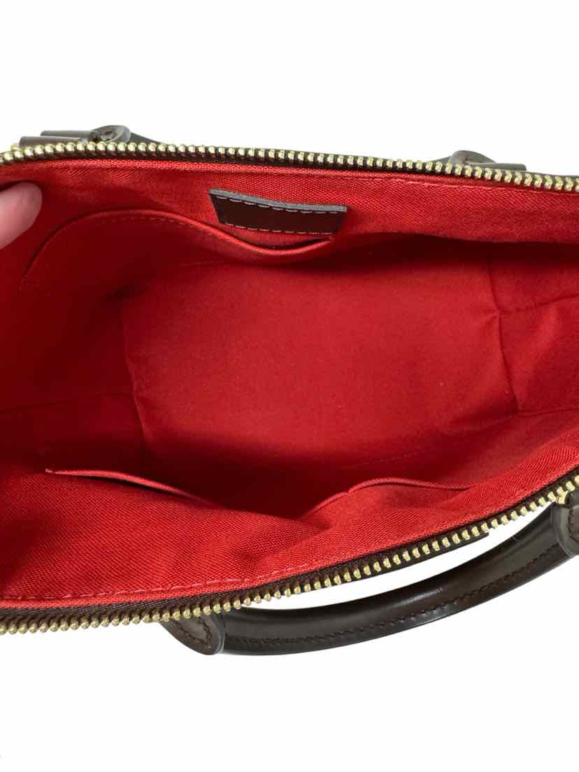 Louis Vuitton Luxury - Purse