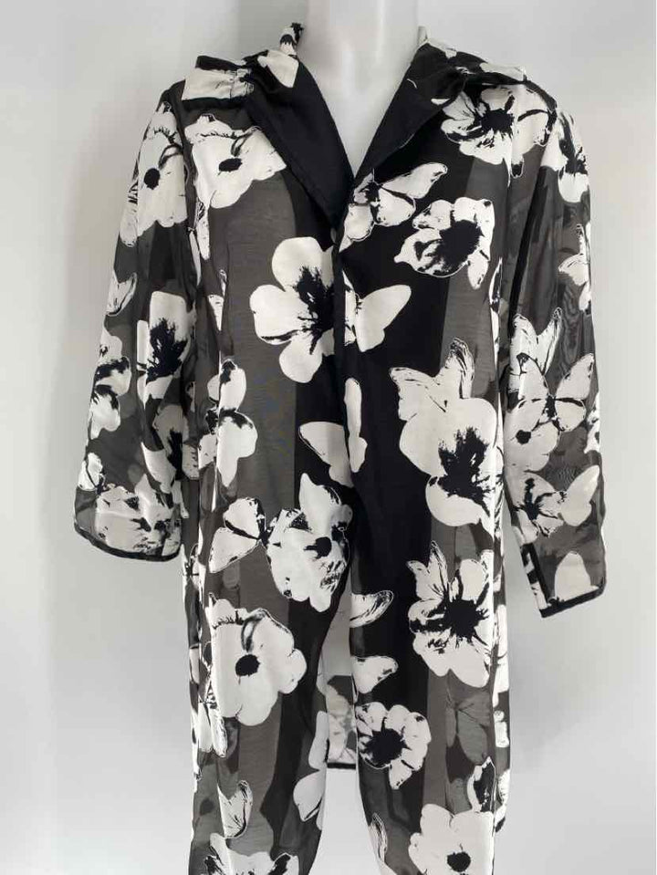 Size M CAROLINE ROSE Black Shirt