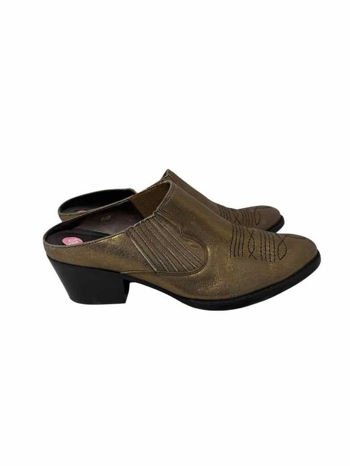 Shoe Size 10.5 VAN ELI Gold Leather Pumps