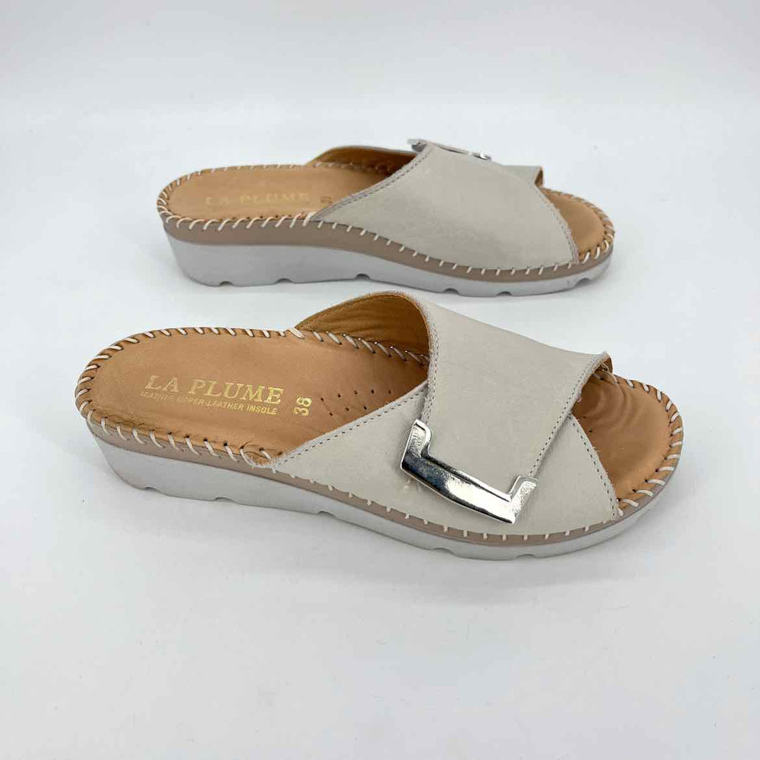 Shoe Size 38 Taupe Leather Sandals