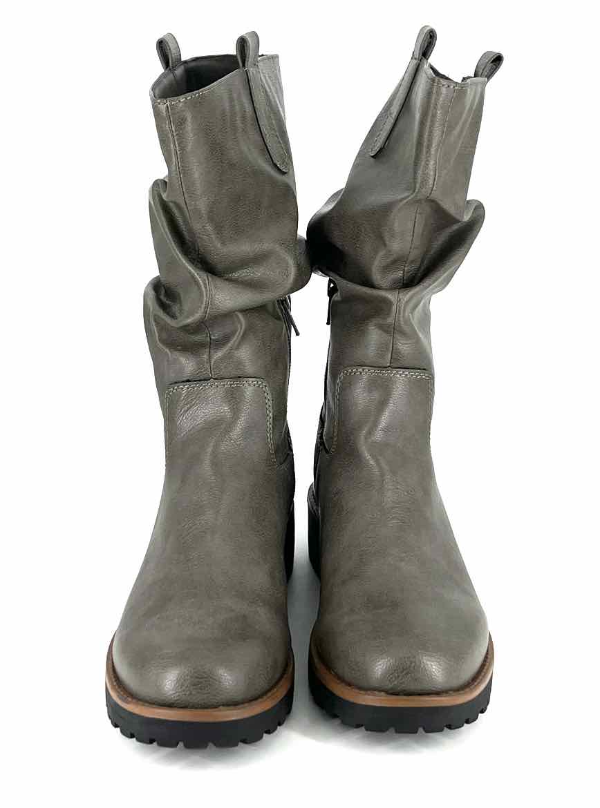 Shoe Size 8 Gray Faux Leather Boots